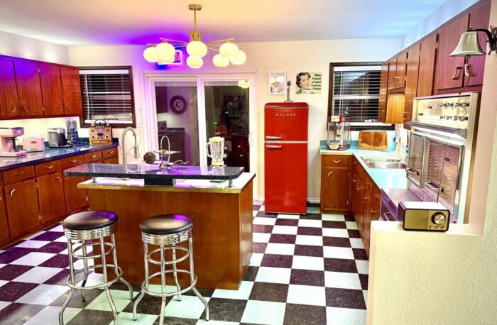 Diner style living